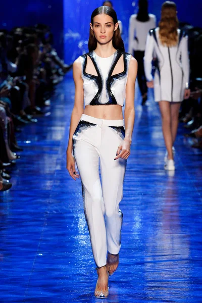 Look 30